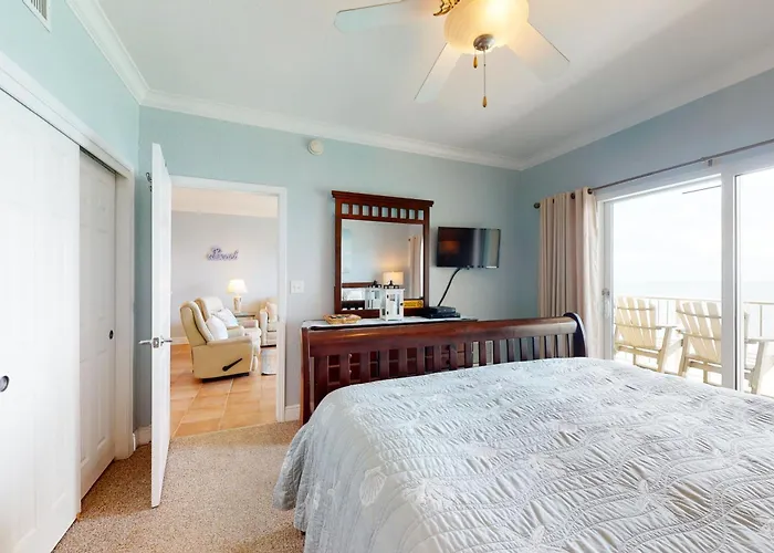 Crystal Shores West 904
